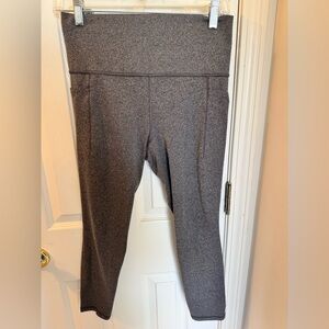 Athleta Salutation Stash Pocket II 7/8 Tight - Heather Gray Women’s size Medium
